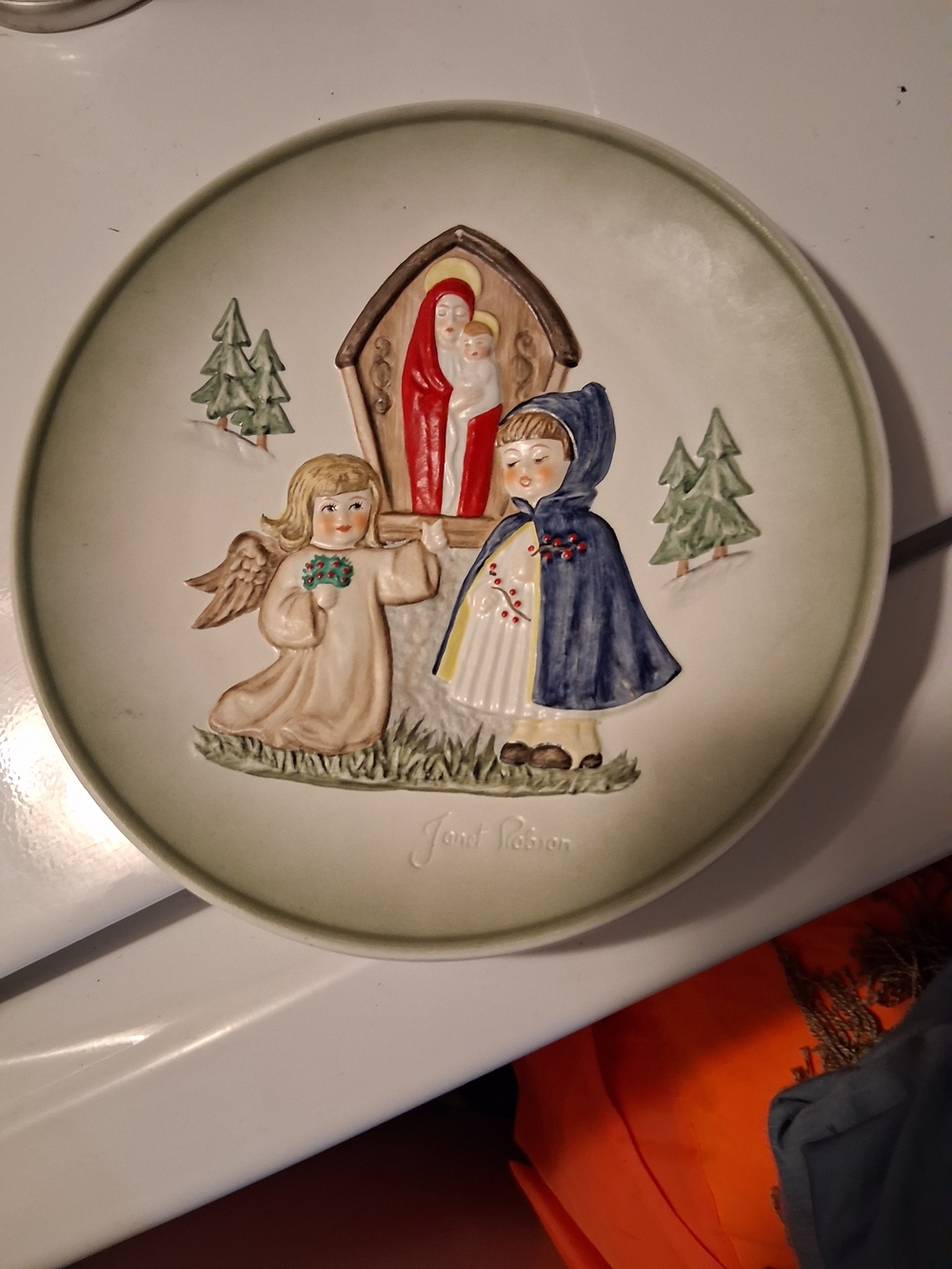 VTG Hand-Painted 1983 Goebel Christmas Plate designed by Janet Robson,